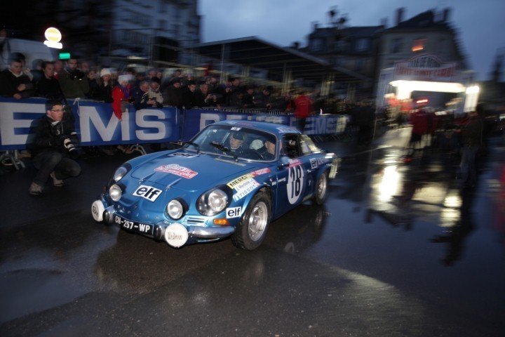 Renault_43409_global_en__Small_