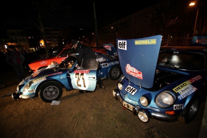 Renault_43432_global_en__Small_