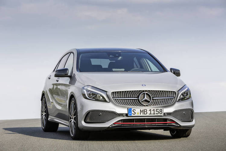Mercedes-Benz_A_250_Sport__AMG_Line___2_
