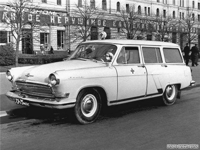 GAZ-22B_ambulance