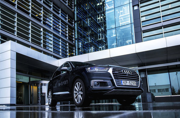 AudiQ7etron_3