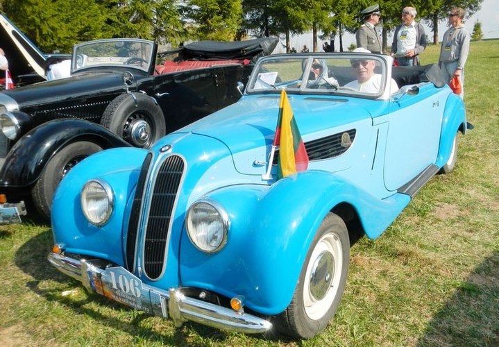 935157_4193924345239_1184049205_n