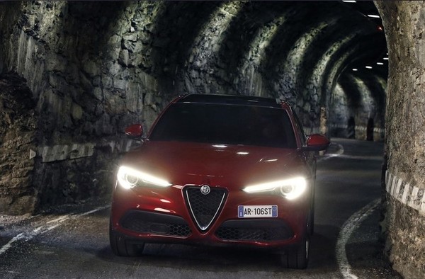 AlfaRomeo_Stelvio