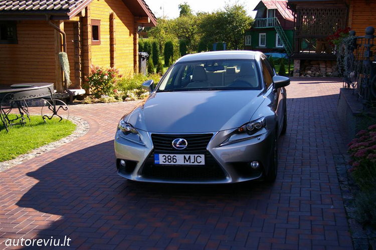 lexus_is300h__1_