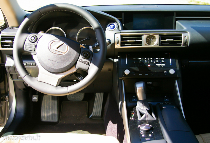 lexus_is300h__3_