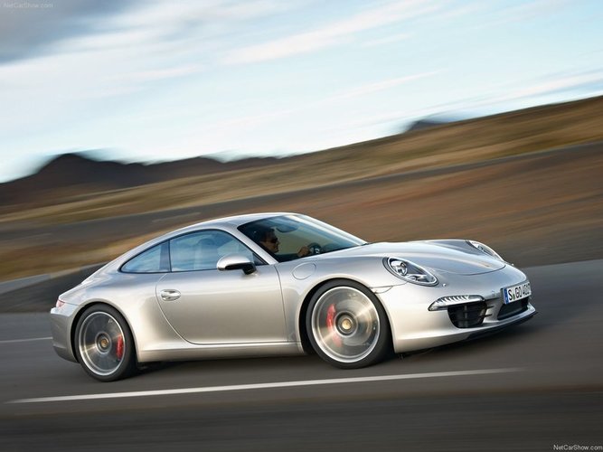 _8_FAKTAS__2013-Porsche-911-Carrera-S-4_