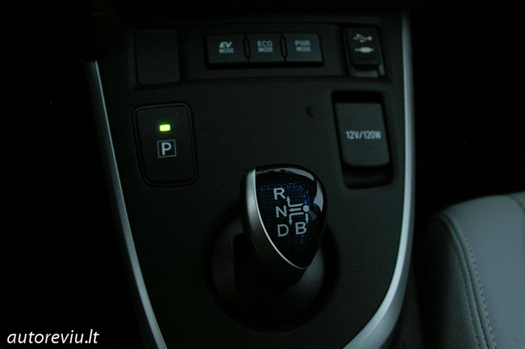 toyota_auris_TS_hybrid__2_