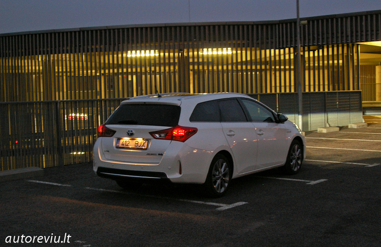 toyota_auris_TS_hybrid__7_