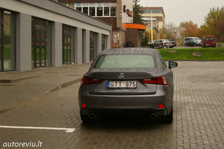 lexus_is__9_