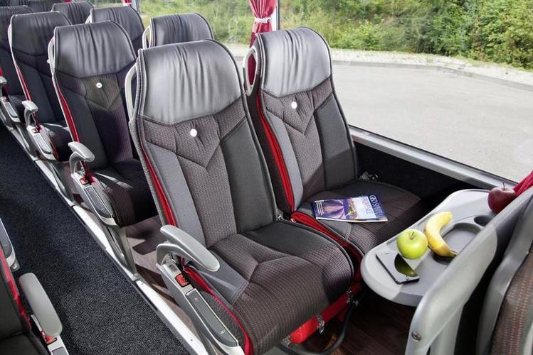 Mercedes-Benz_Tourismo_K__4_