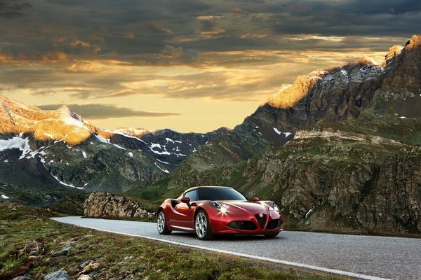 AR_alfa-romeo-4c-01