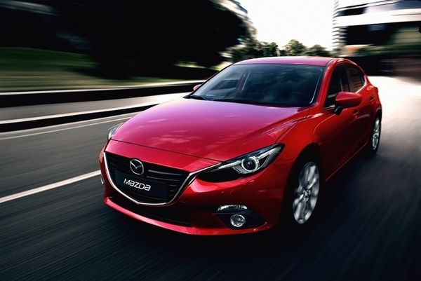 Mazda3_Hatchback_2013_action