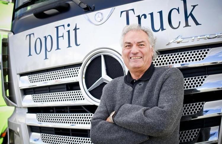 Mercedes-Benz_TopFot_TRuck__1_