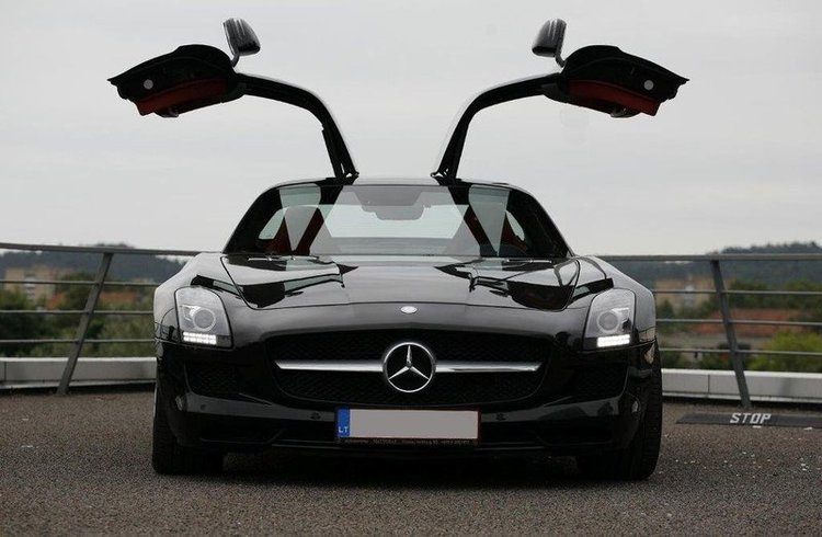 Mercedes-Benz_SLS_AMG_1