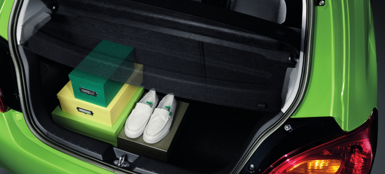 EU13SPACESTAR_Int_Rr_hatchback_130204_hjip_LR