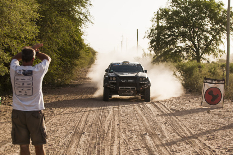 General_Financing_-_Autopaslauga_ekipazas_finisuoja_nuotr