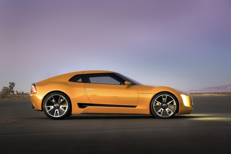 Kia_GT4_Stinger__static_2_