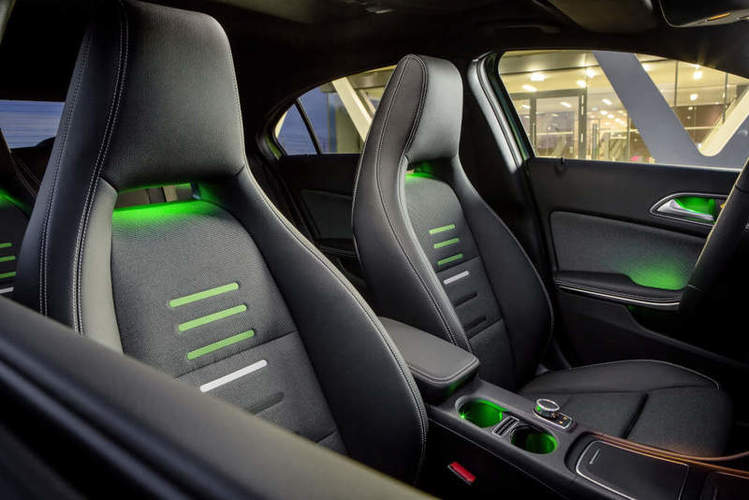 Mercedes-Benz_A_220d_4MATIC__Style___3_