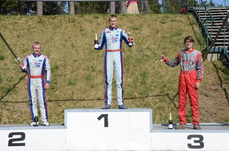Simas_ant_podiumo