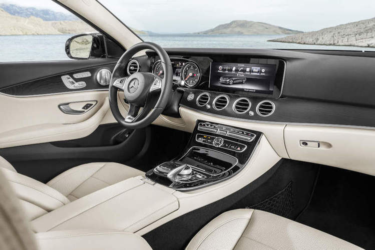 Mercedes-Benz_E-Class__E_220_d__AVANTGARDE__7_