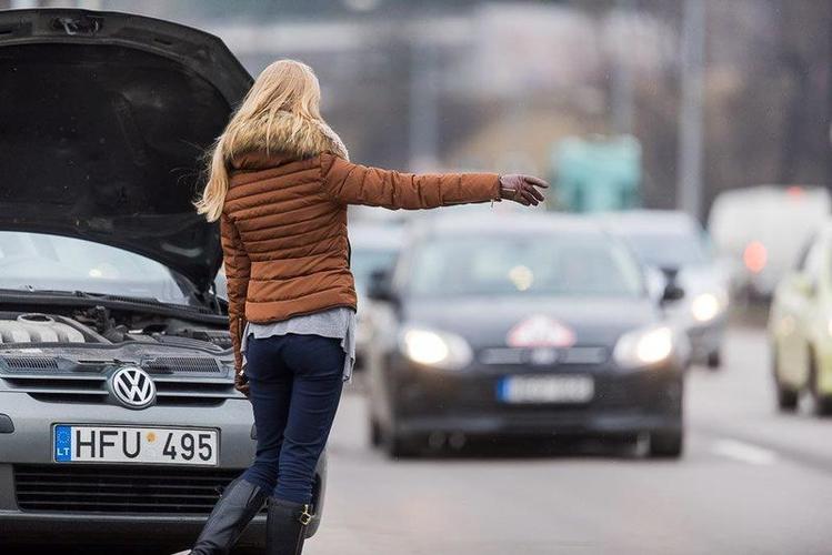 Eksperimentas_mergina