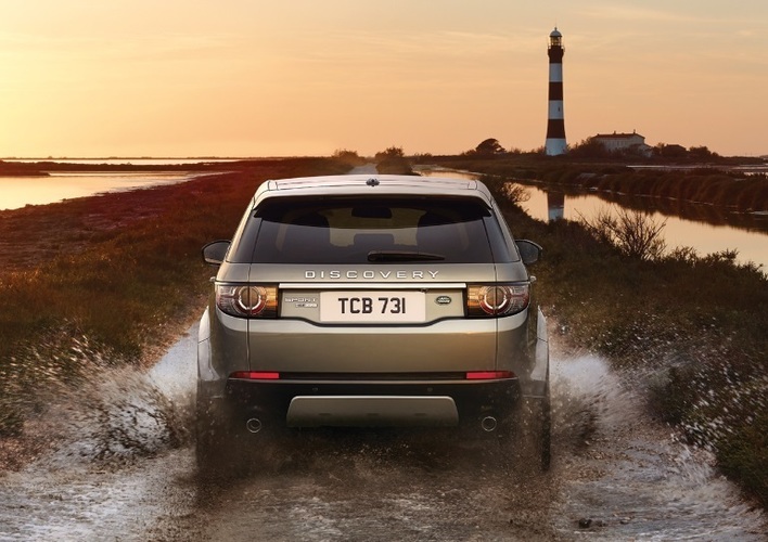 2015_Land_Rover_-_Discovery_Sport_3
