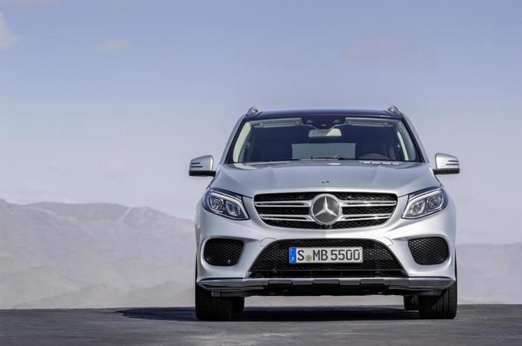 Mercedes-Benz_GLE_500_e__8_