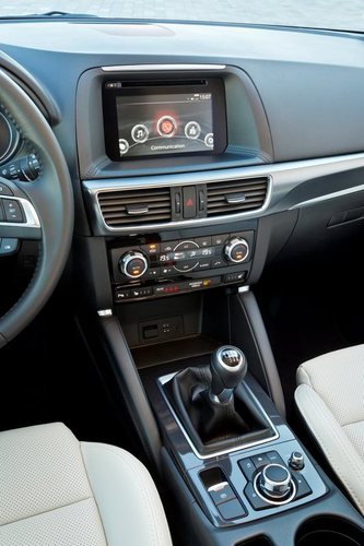 2015_mazda_cx5_interior_21_screen