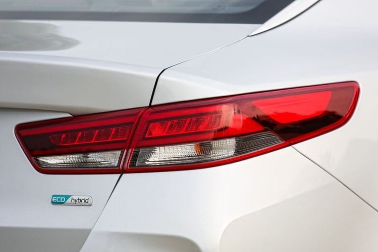 Kia_Optima_hybrid2