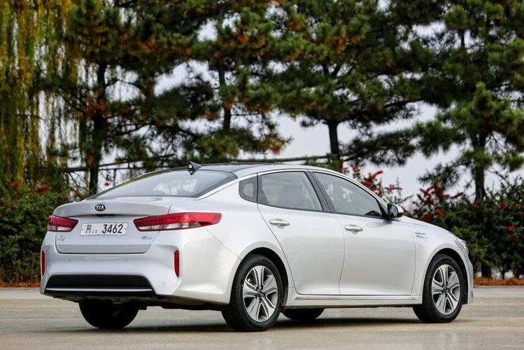 Kia_Optima_hybrid4