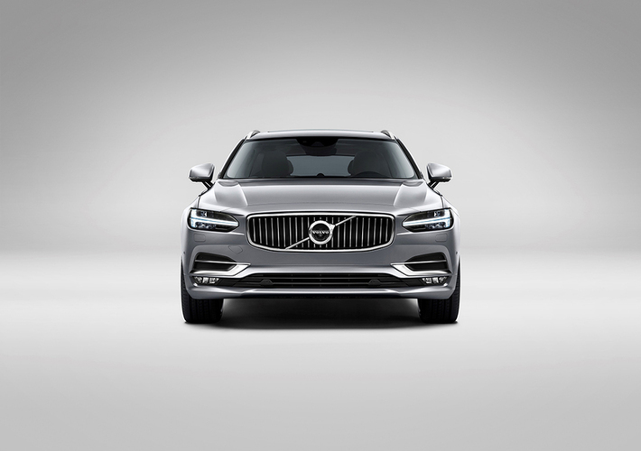 173864_Volvo_V90_Studio_Front