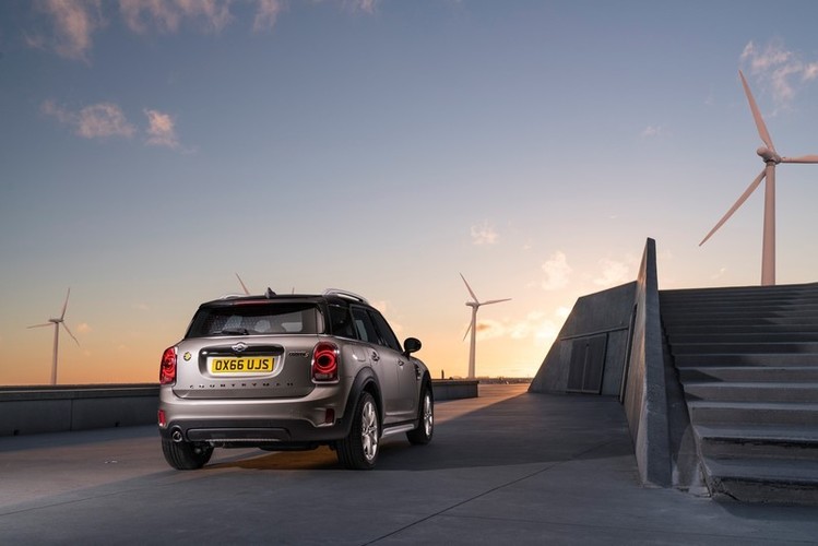 MINI_Cooper_S_E_Countryman_ALL4_6