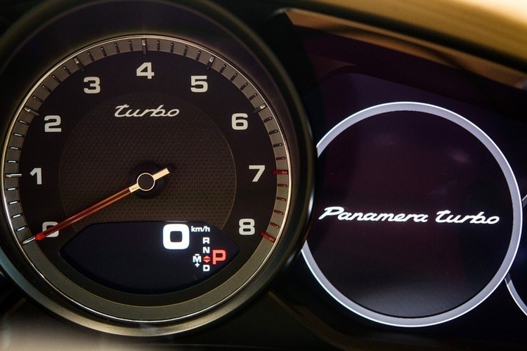 Porsche_Panamera_Turbo_Vilnius_13