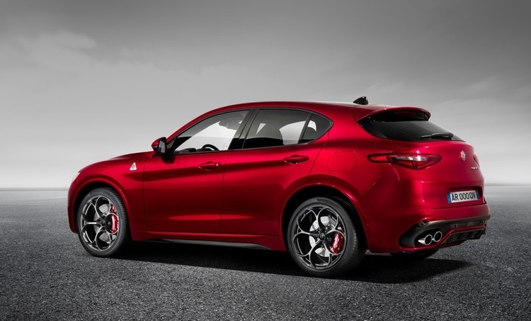 161116_Alfa_Romeo_Stelvio_Quadrifoglio_02