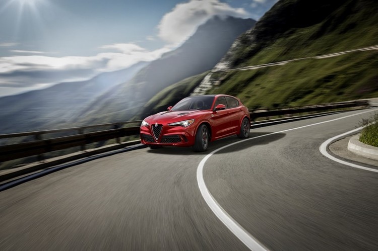 161116_Alfa_Romeo_Stelvio_Quadrifoglio_04