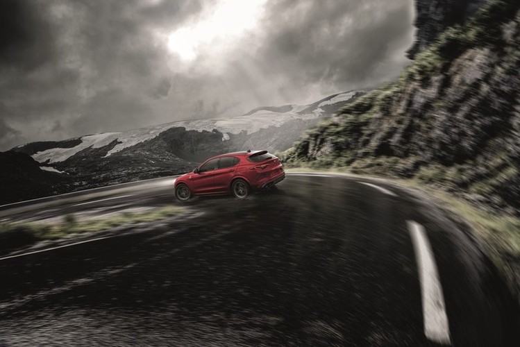 161116_Alfa_Romeo_Stelvio_Quadrifoglio_09
