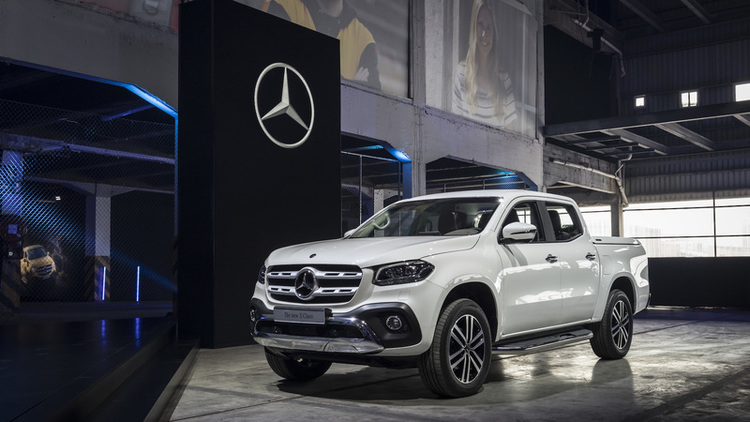 20170719115740_mercedes-benz_x-class_17c536_018