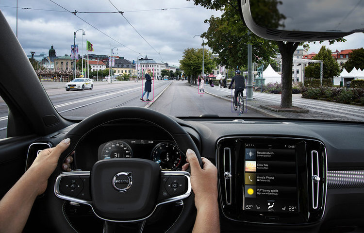 213034_New_Volvo_XC40_City_Safety