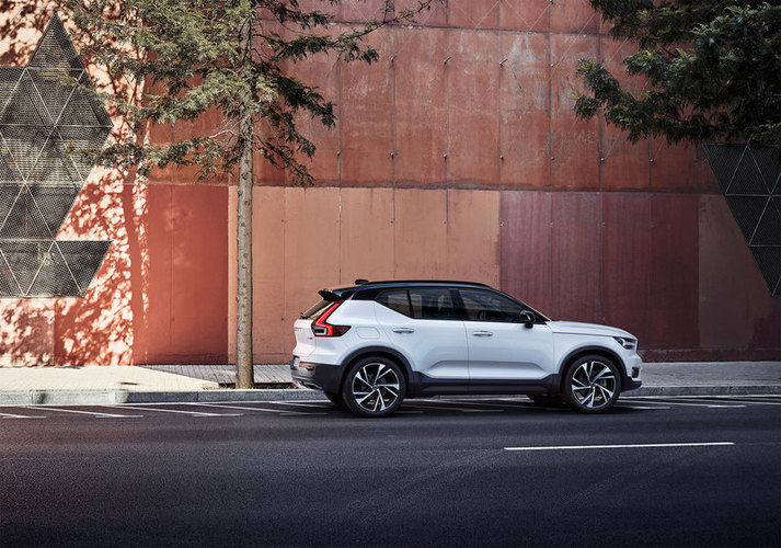 213090_New_Volvo_XC40_exterior