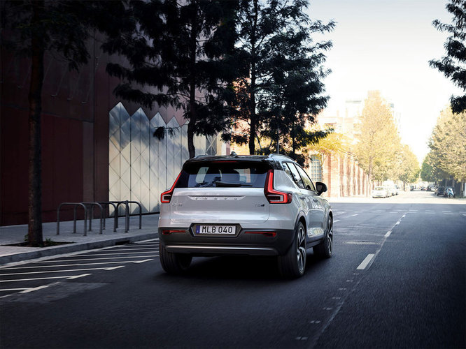 213091_New_Volvo_XC40_exterior