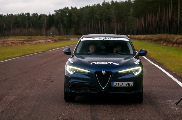 Alfa_Romeo_Stelvio