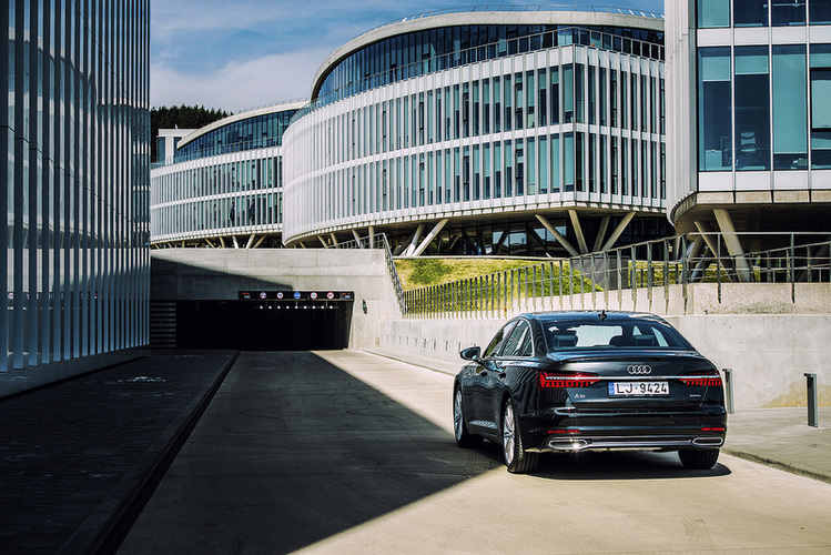 Audi_A6_3