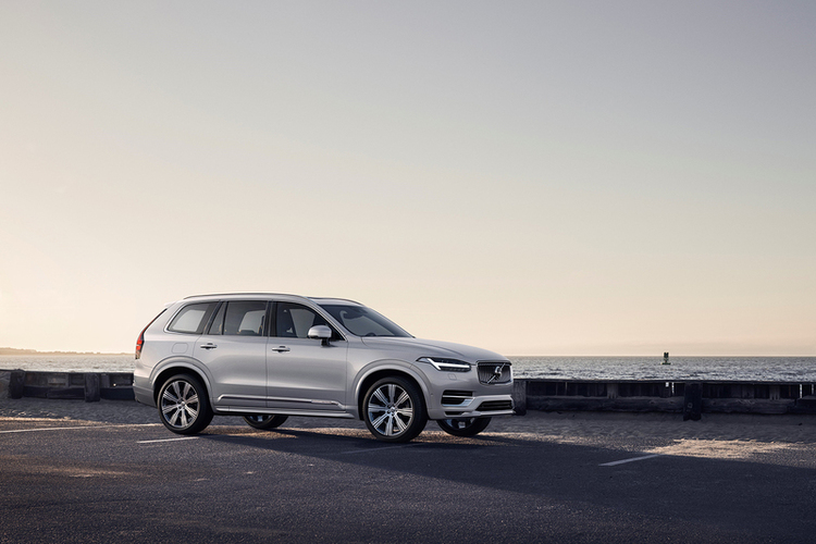 248340_New_Volvo_XC90_Inscription_T8_Twin_Engine_in_Birch_Light_Metallic