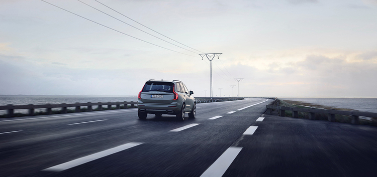 248347_The_New_Volvo_XC90_R-Design_T8_Twin_Engine_in_Thunder_Grey