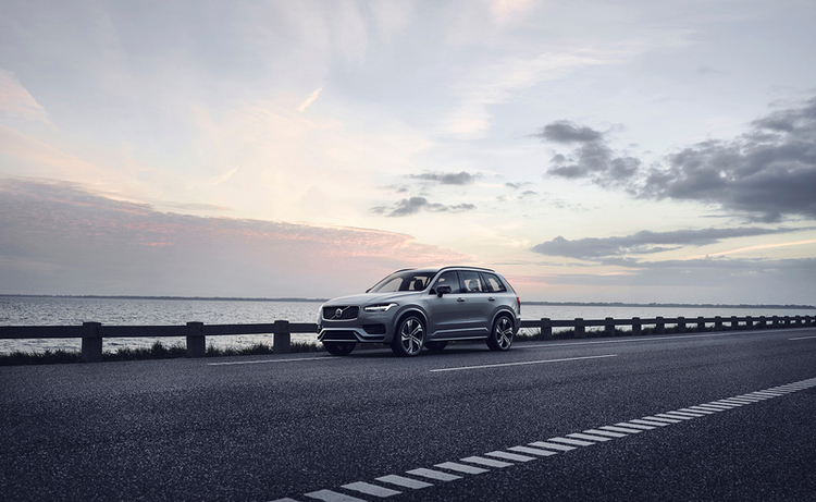 248351_The_New_Volvo_XC90_R-Design_T8_Twin_Engine_in_Thunder_Grey