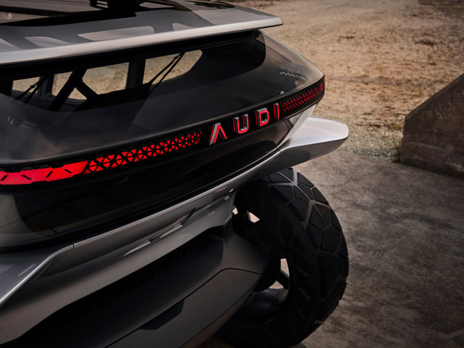 Audi_AI_TRAIL__8_