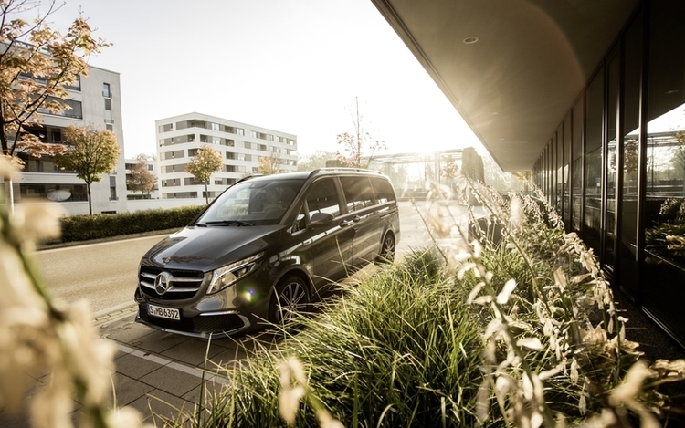 Mercedes-Benz_V_klas_s_su_MBUX_sistema__10_