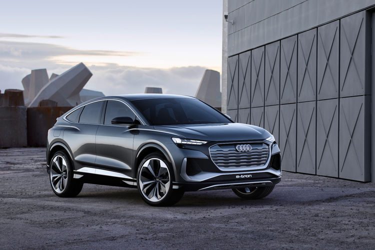 Q4Sportback_etron_concept_4