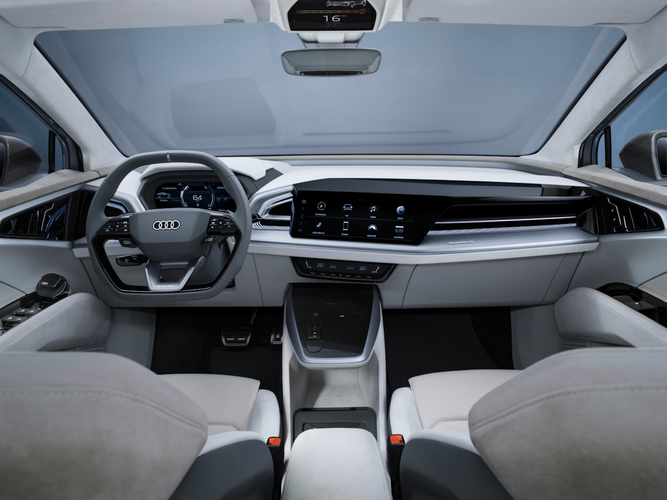 Q4Sportback_etron_concept_Center